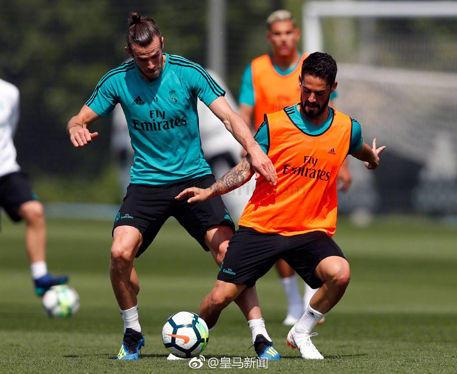 窗口期体能课后；比利亚雷亚尔队长鼓劲备战亚冠；目标明确；轮换策略成焦点(巴萨客战比利亚雷亚尔保持不败)-爱游戏电竞