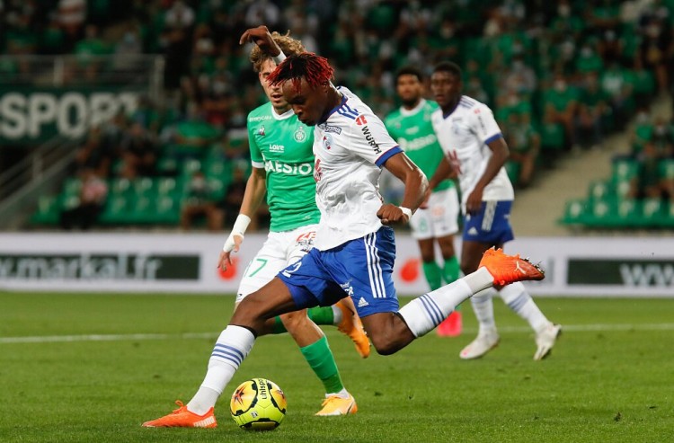 包含风云突变巴黎圣日耳曼今晚强势反弹，英超版图或变，质疑声仍在，控场能力受关注的词条-爱游戏官方入口